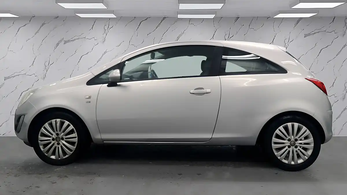 Used 2011 Vauxhall Corsa Se Silver - Interior and Exterior details 6