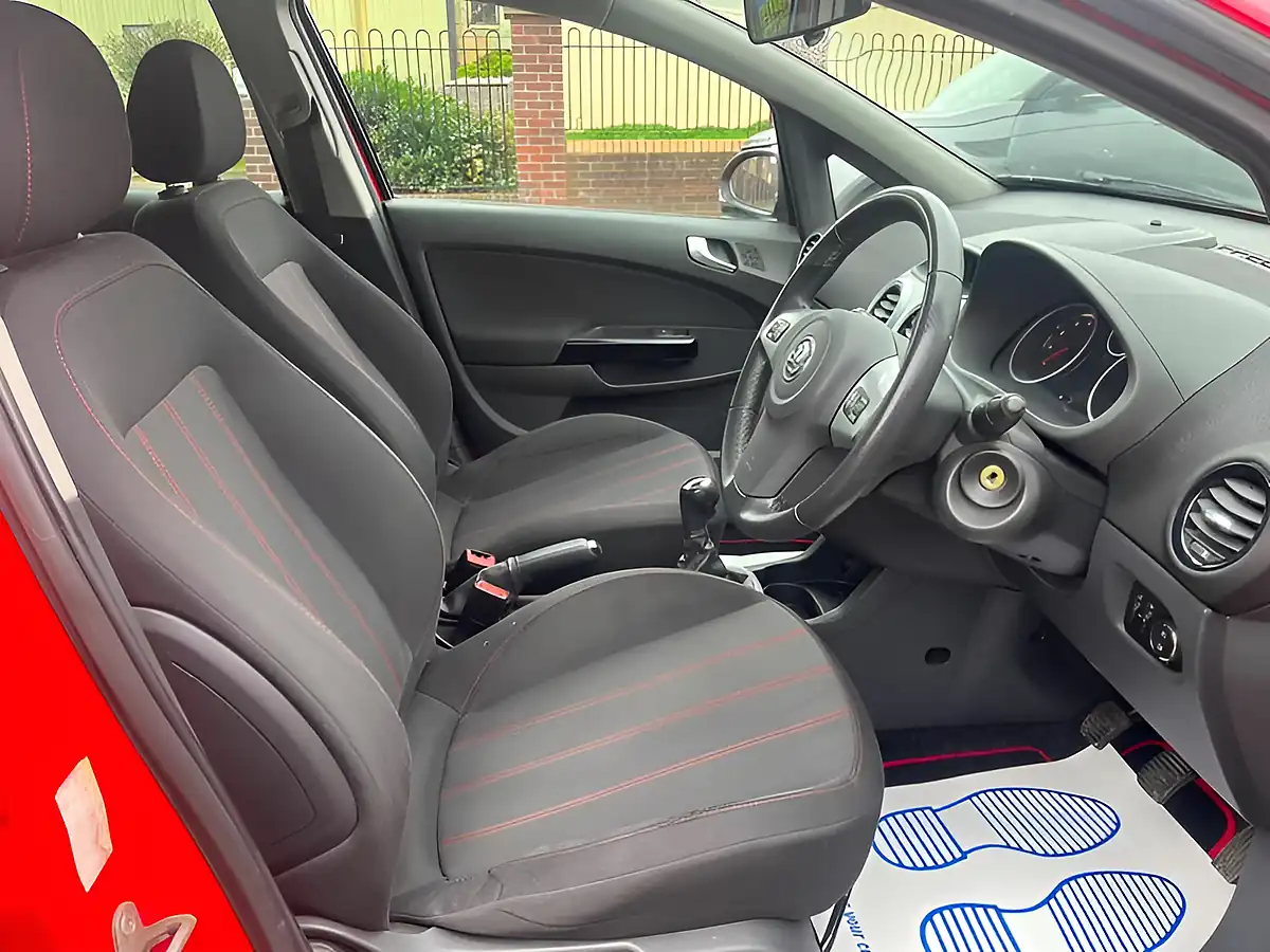 Used 2011 Vauxhall Corsa Sxi Red - Interior and Exterior details 14
