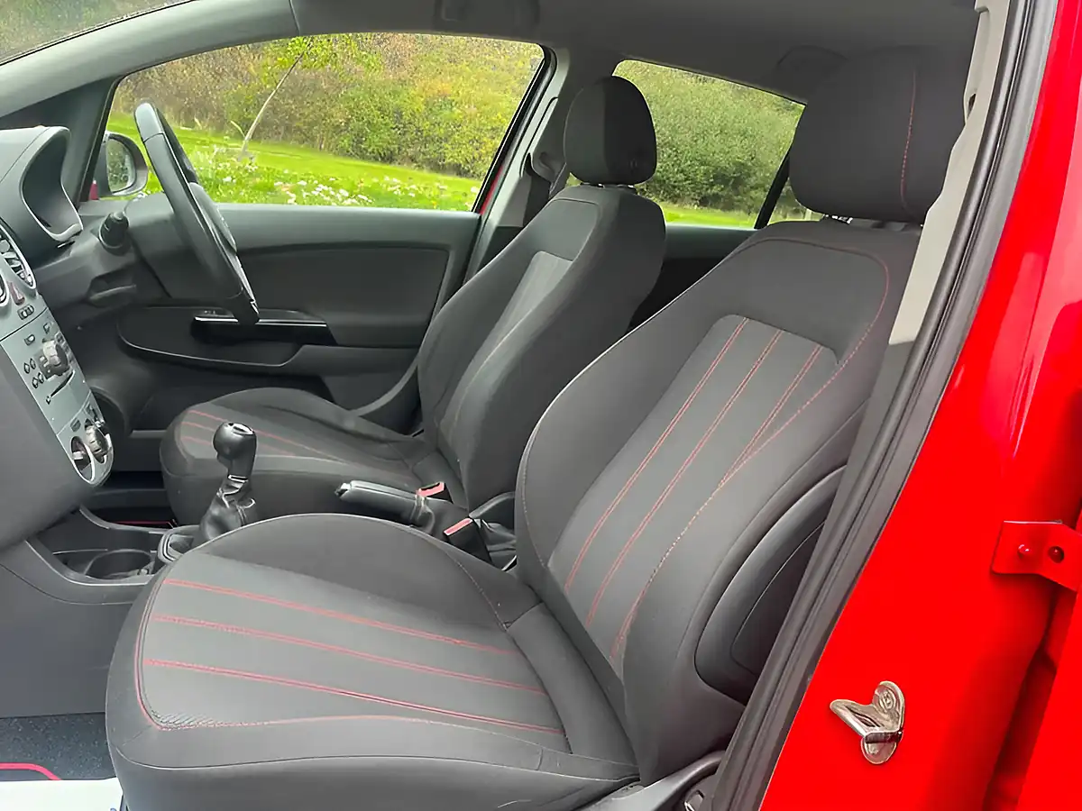 Used 2011 Vauxhall Corsa Sxi Red - Interior and Exterior details 7
