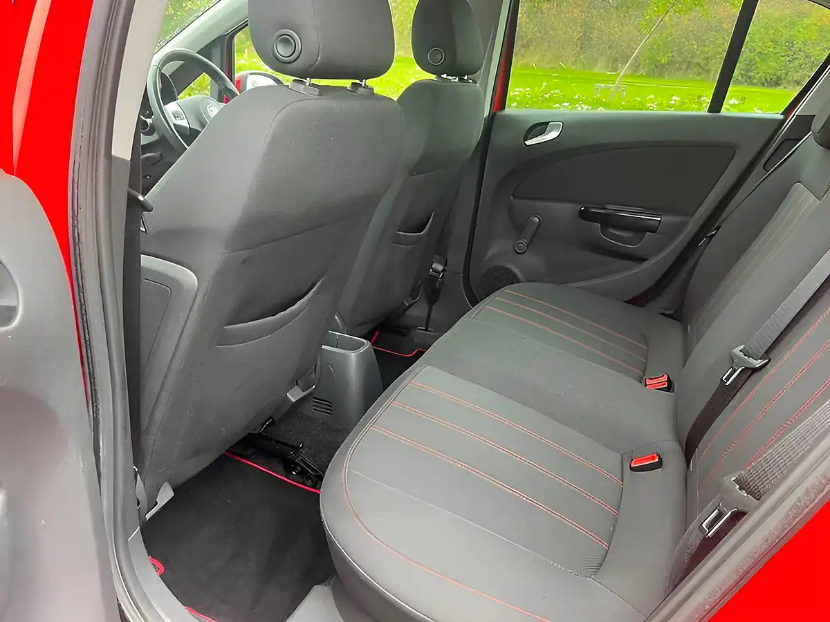 Used 2011 Vauxhall Corsa Sxi Red - Interior and Exterior details 9