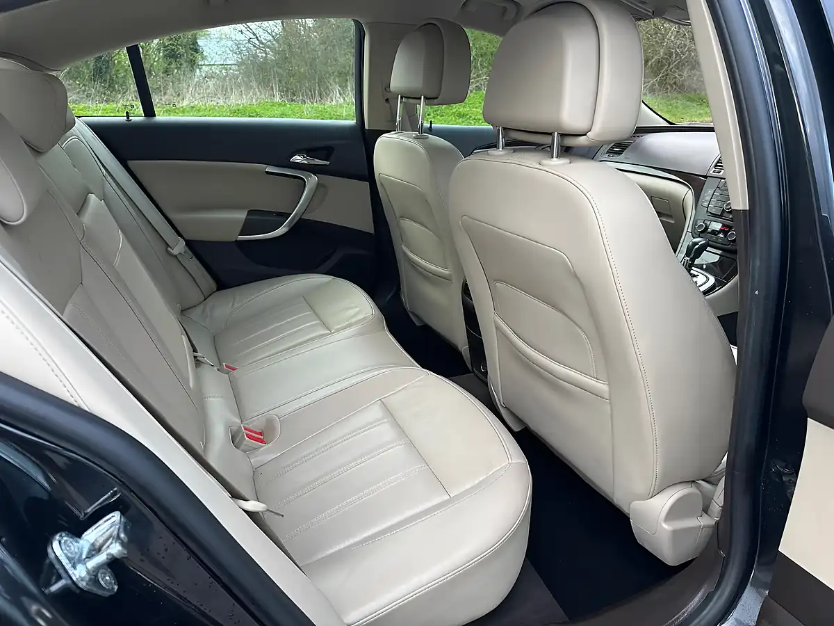 Used 2011 Vauxhall Insignia Elite Nav Black - Interior and Exterior details 10