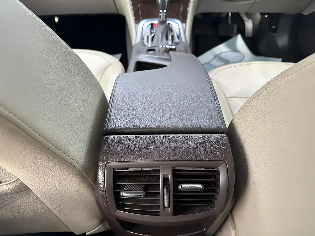 Used 2011 Vauxhall Insignia Elite Nav Black - Interior and Exterior details 17