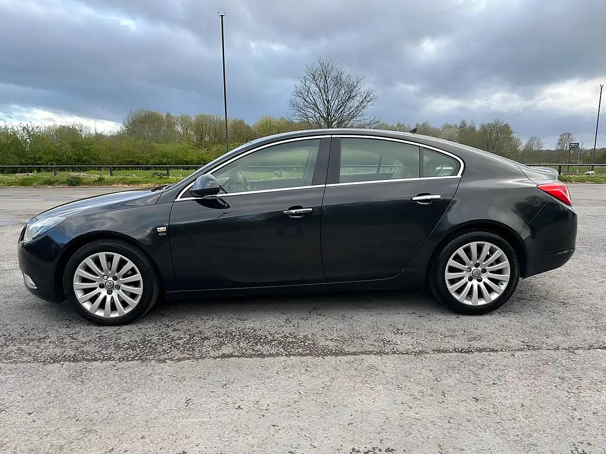 Used 2011 Vauxhall Insignia Elite Nav Black - Interior and Exterior details 5