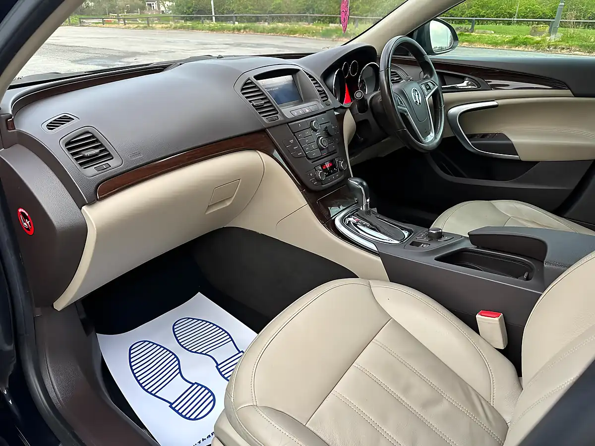 Used 2011 Vauxhall Insignia Elite Nav Black - Interior and Exterior details 9