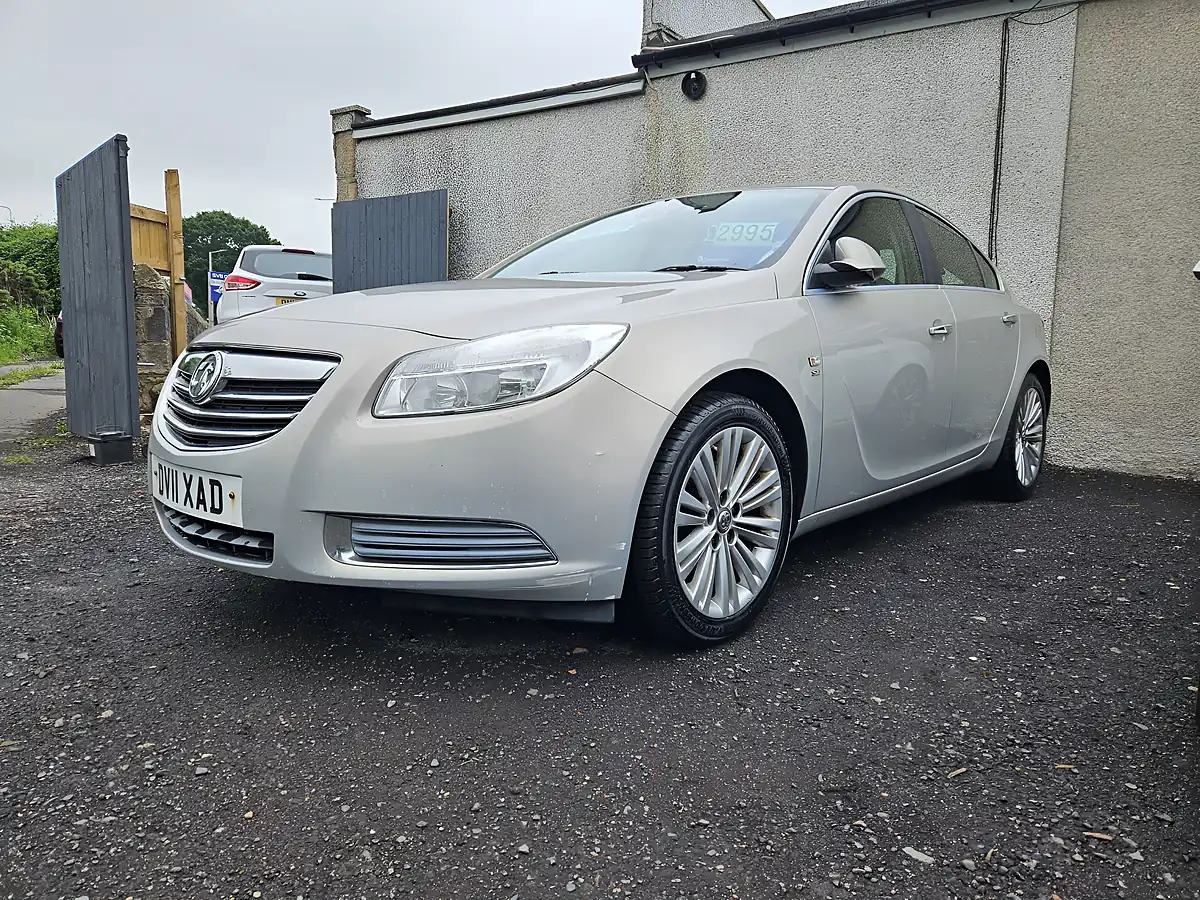 Used 2011 Vauxhall Insignia Se Nav Silver - Interior and Exterior details 13