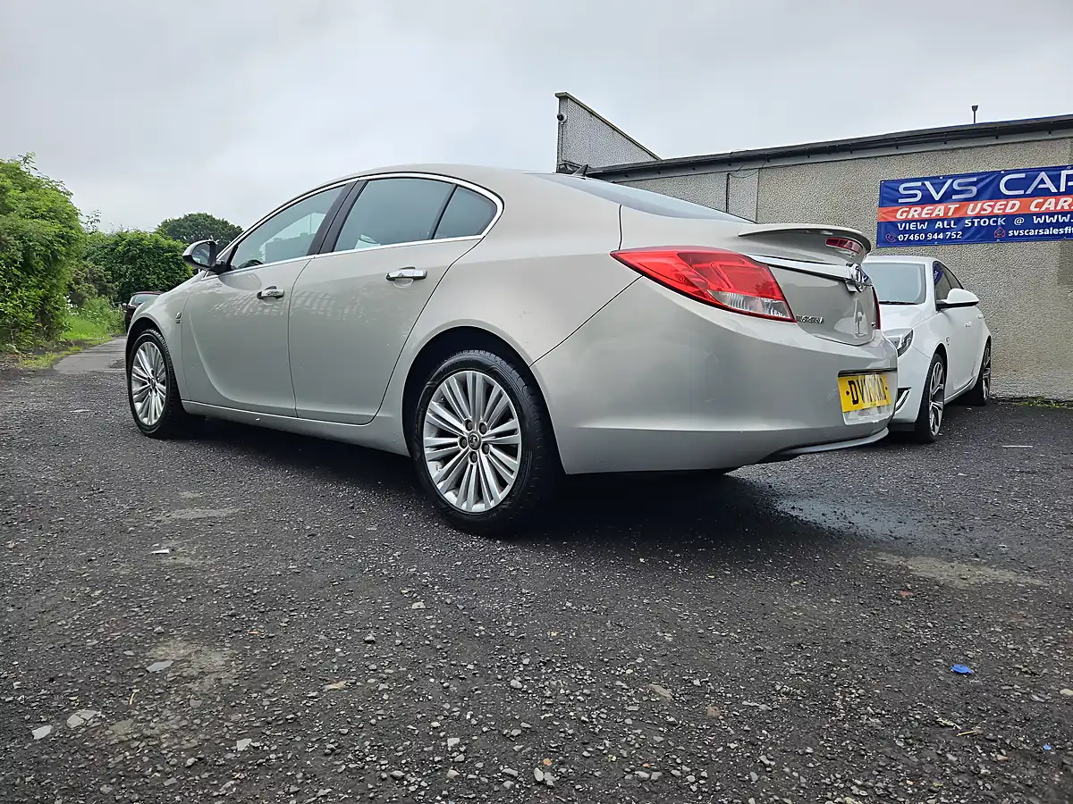 Used 2011 Vauxhall Insignia Se Nav Silver - Interior and Exterior details 8