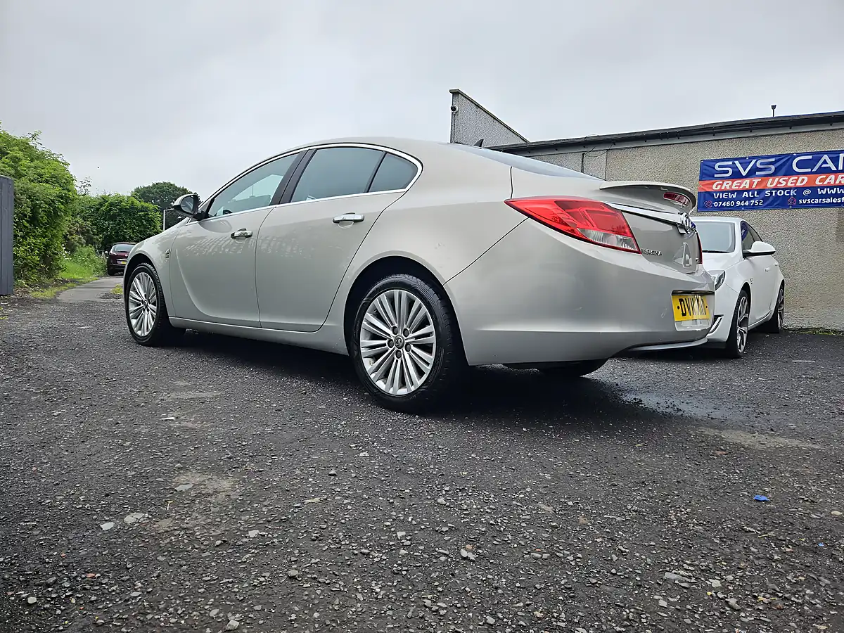 Used 2011 Vauxhall Insignia Se Nav Silver - Interior and Exterior details 9
