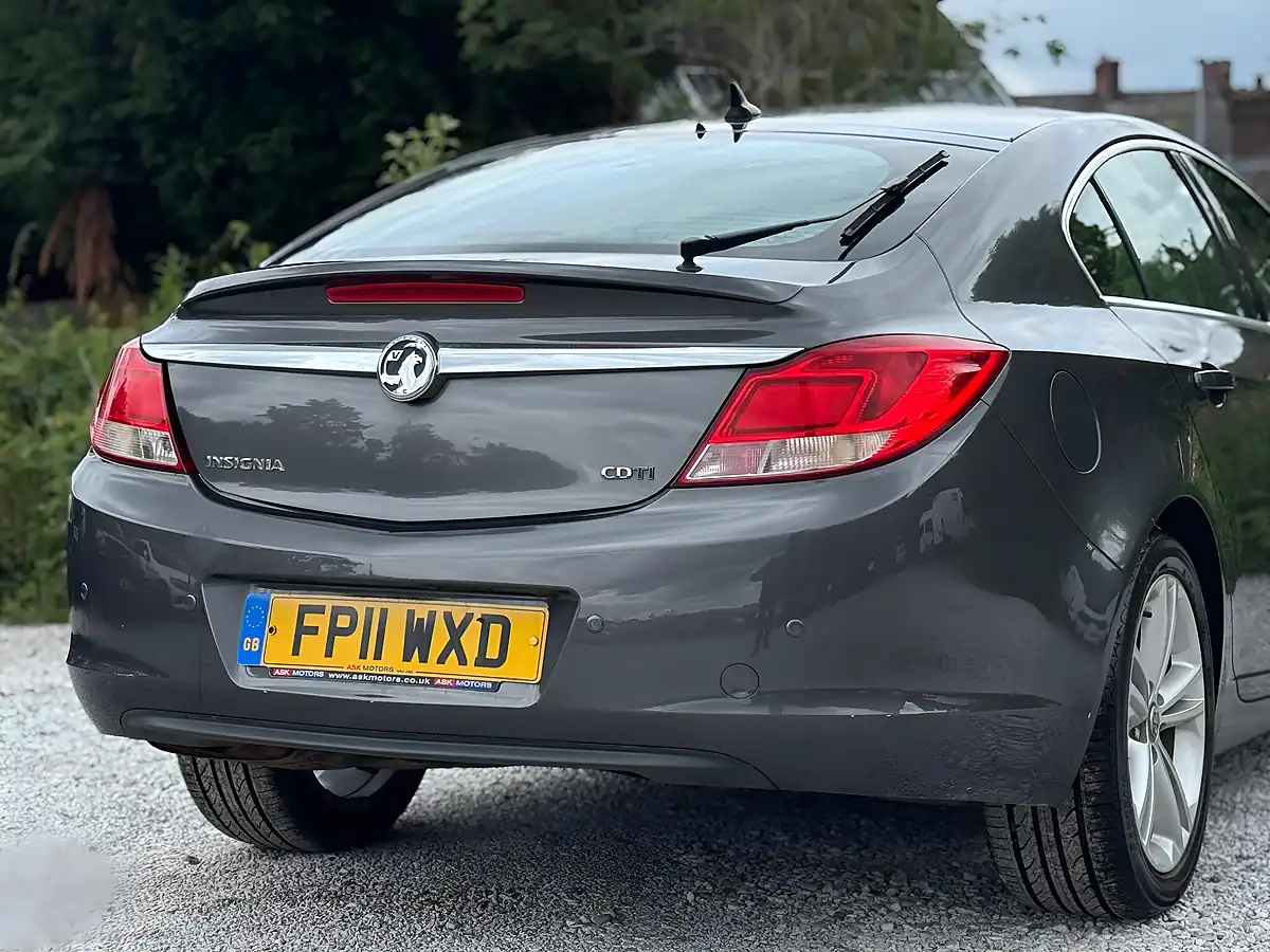 Used 2011 Vauxhall Insignia Sri Nav Grey - Interior and Exterior details 19