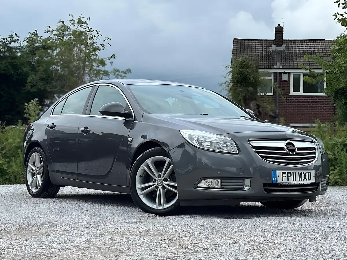 Used 2011 Vauxhall Insignia Sri Nav Grey - Interior and Exterior details 2