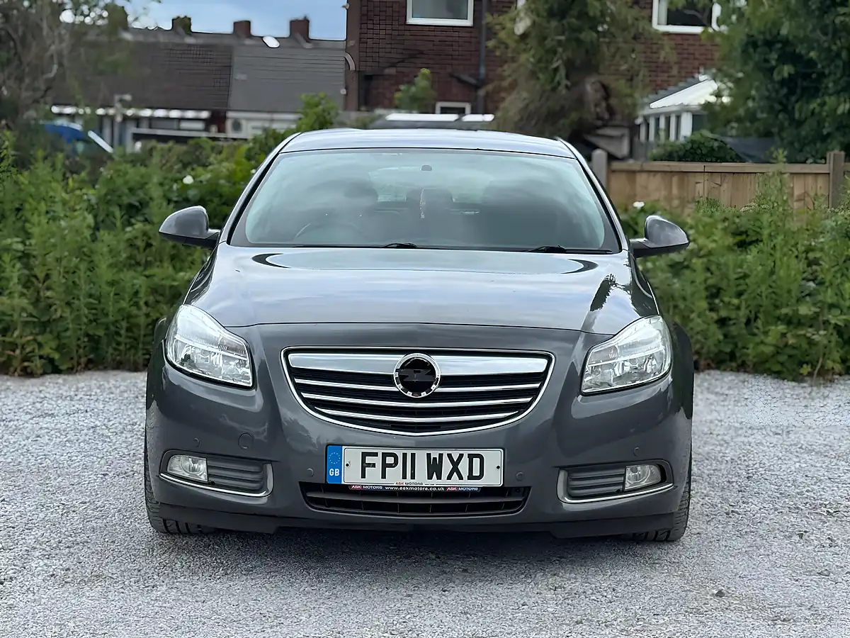 Used 2011 Vauxhall Insignia Sri Nav Grey - Interior and Exterior details 6