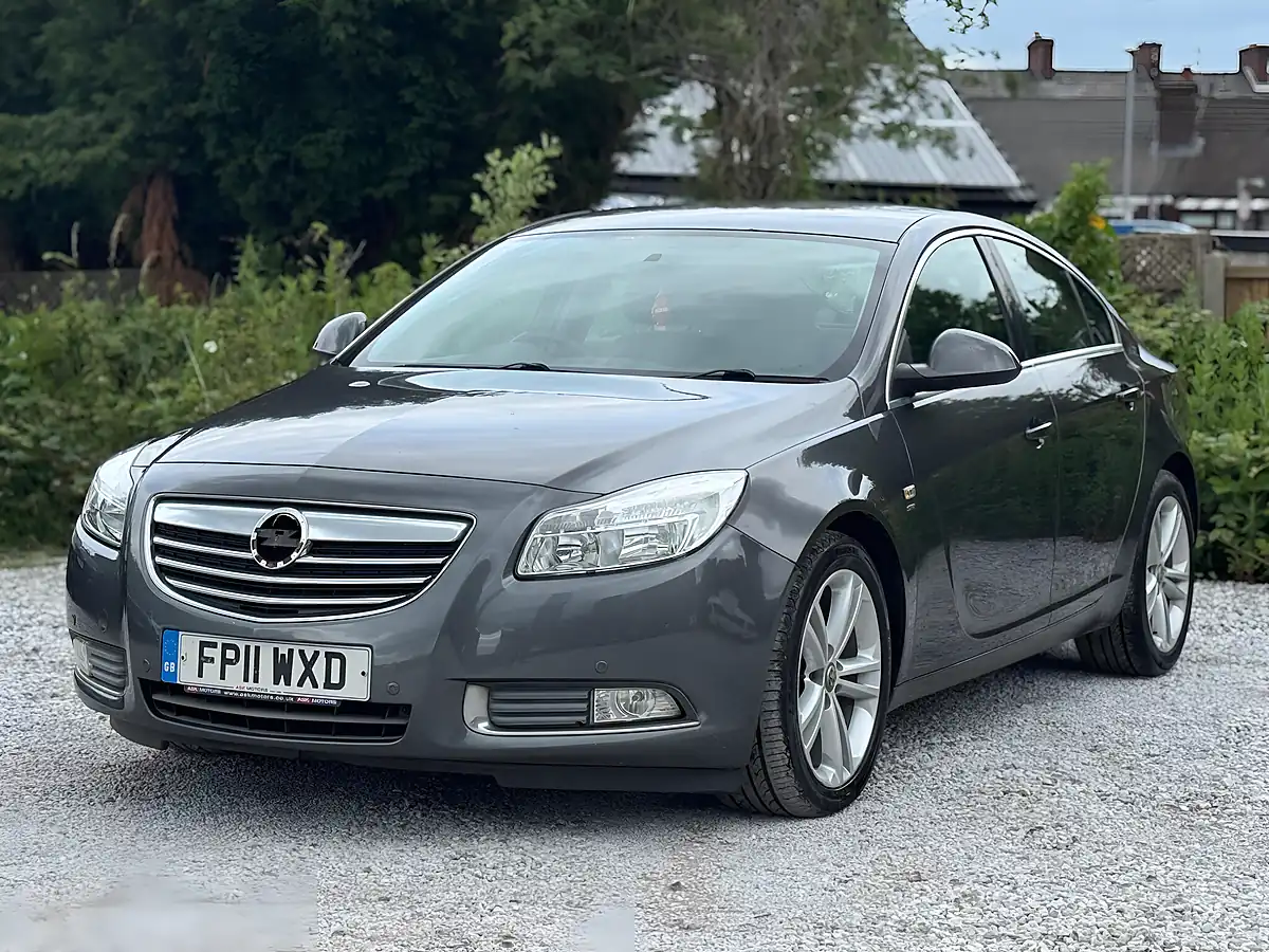 Used 2011 Vauxhall Insignia Sri Nav Grey - Interior and Exterior details 7