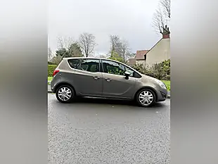 Used 2011 Vauxhall Meriva Exclusiv Brown - Interior and Exterior details 2