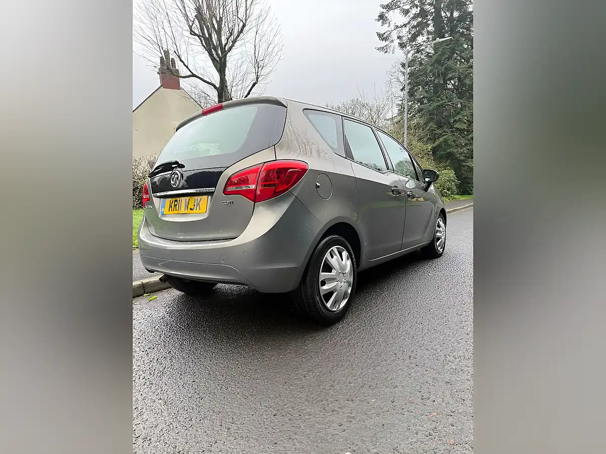 Used 2011 Vauxhall Meriva Exclusiv Brown - Interior and Exterior details 3