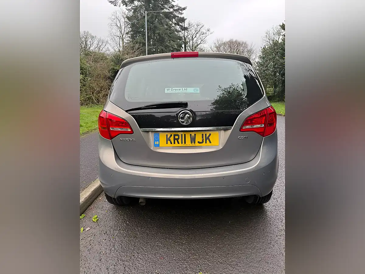 Used 2011 Vauxhall Meriva Exclusiv Brown - Interior and Exterior details 4