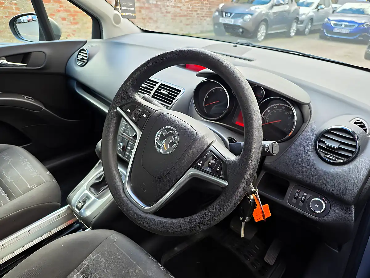 Used 2011 Vauxhall Meriva Exclusiv Brown - Interior and Exterior details 10
