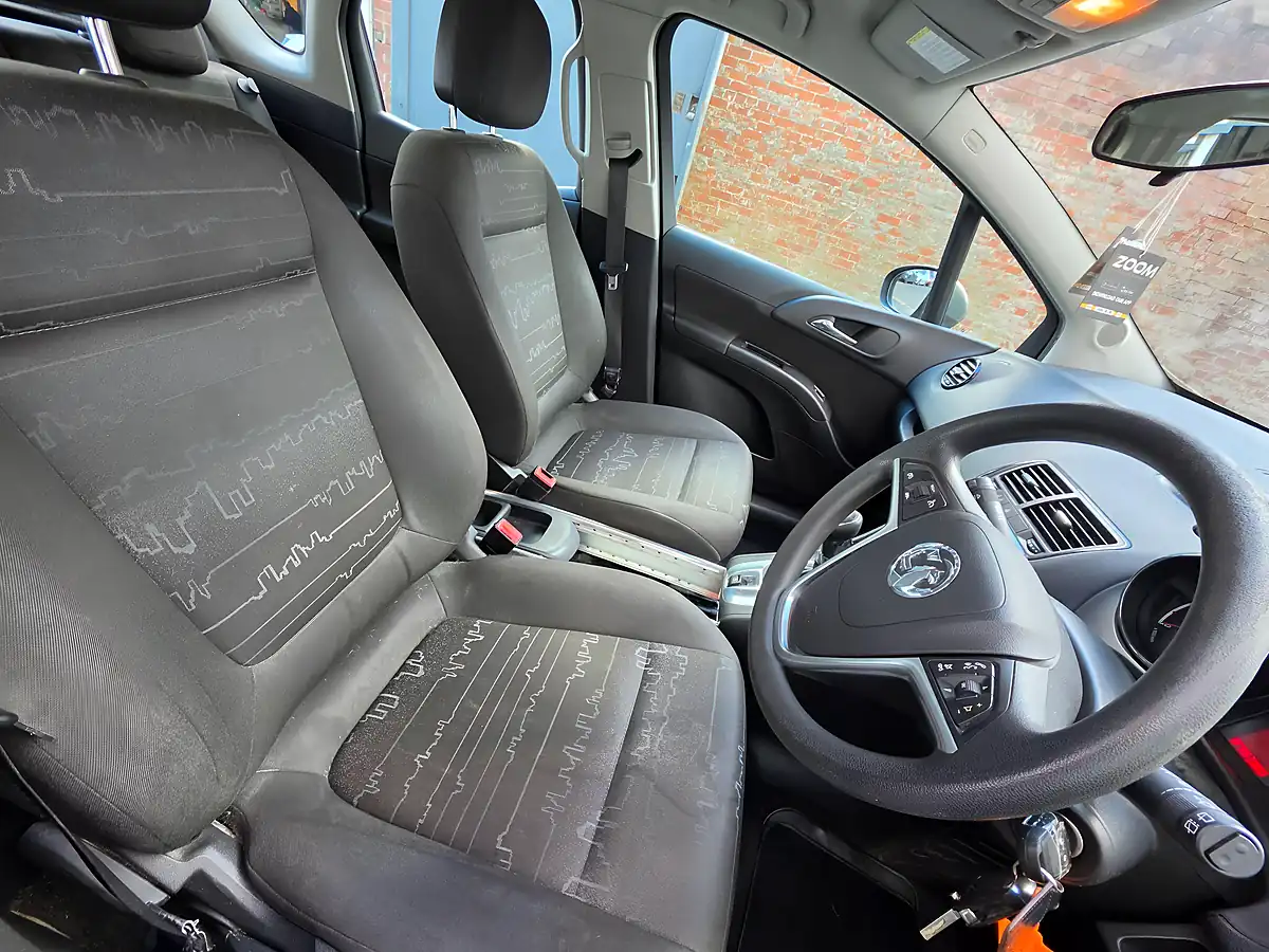 Used 2011 Vauxhall Meriva Exclusiv Brown - Interior and Exterior details 17