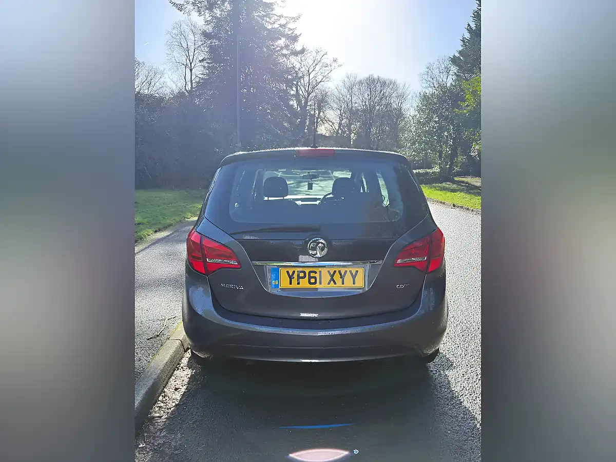 Used 2011 Vauxhall Meriva Exclusiv Grey - Interior and Exterior details 4