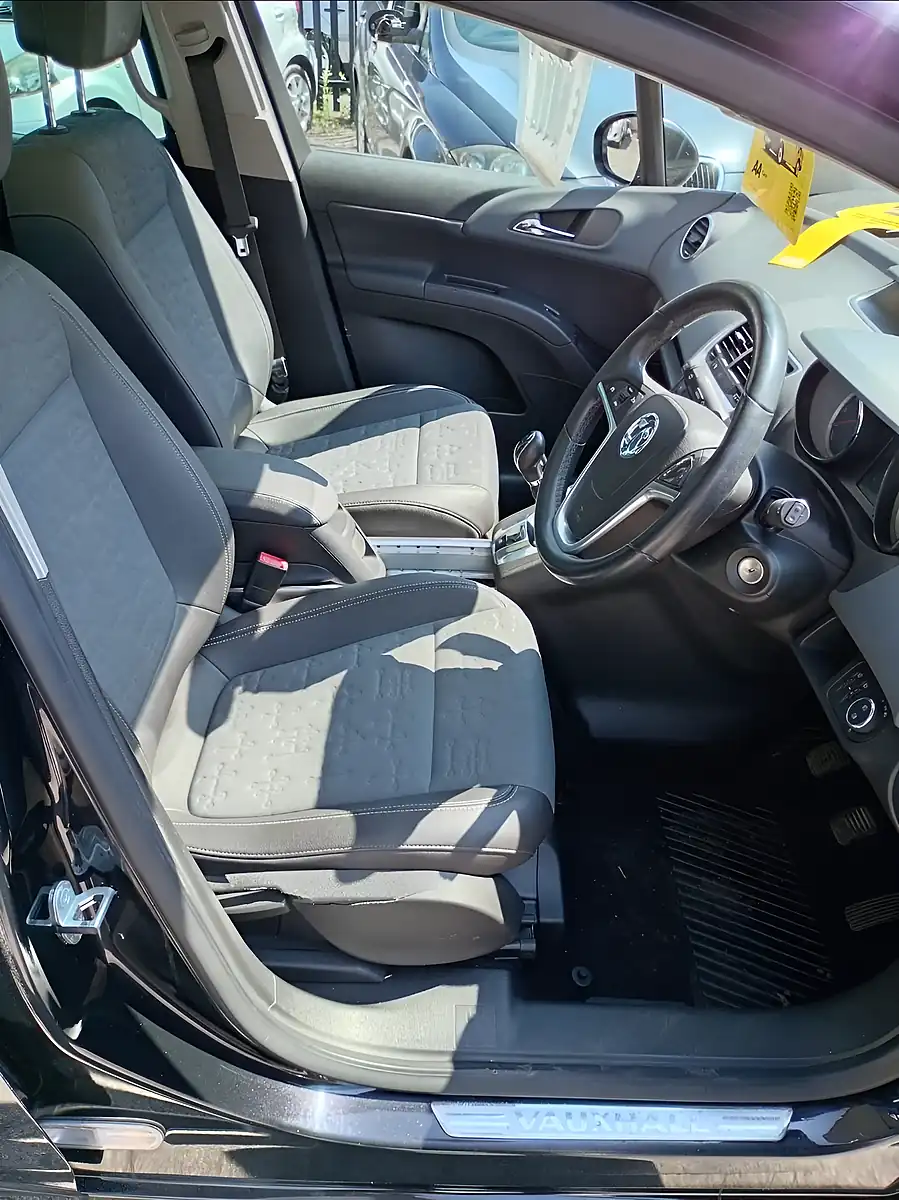 Used 2011 Vauxhall Meriva Se Black - Interior and Exterior details 11
