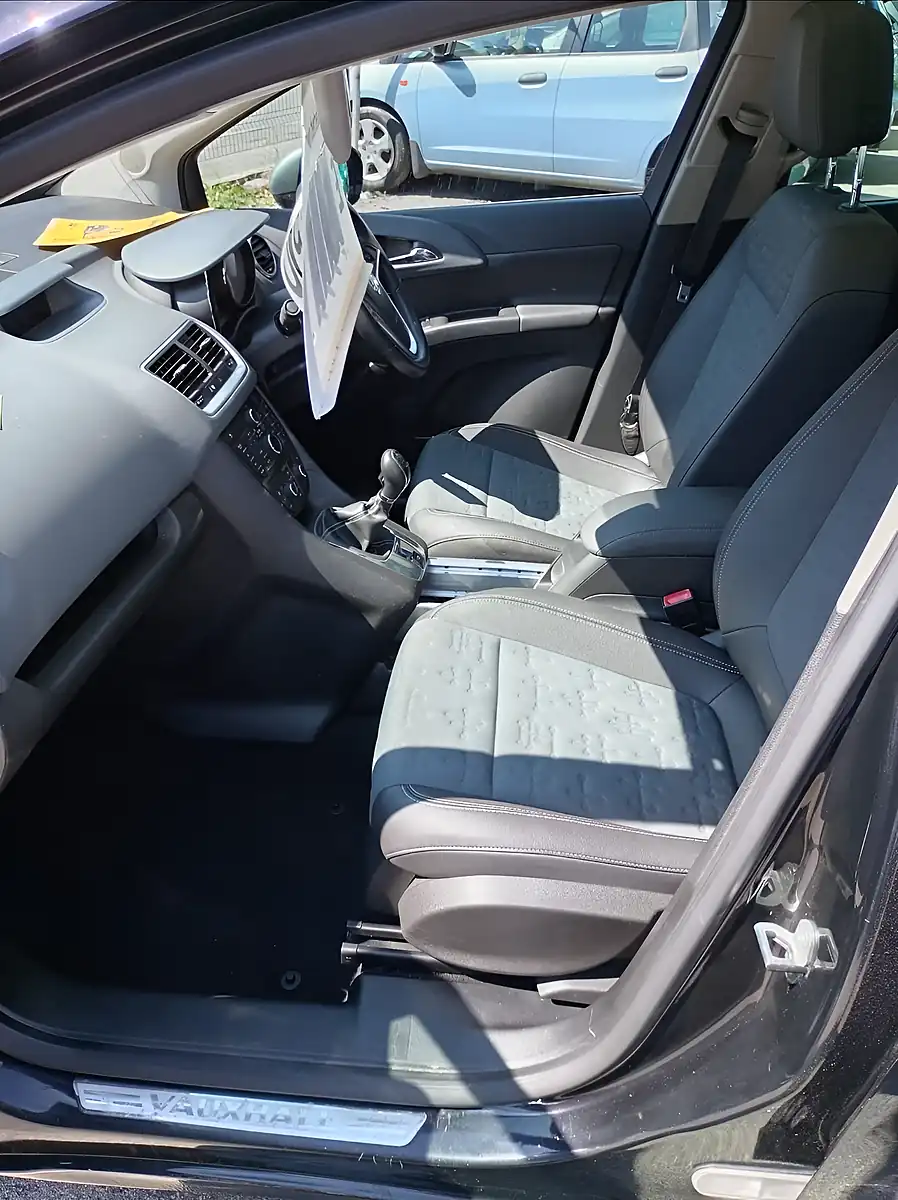 Used 2011 Vauxhall Meriva Se Black - Interior and Exterior details 14