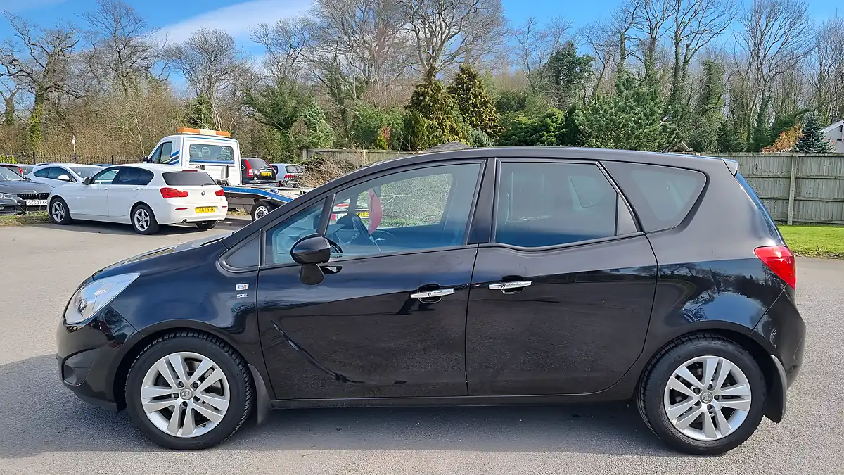 Used 2011 Vauxhall Meriva Se Black - Interior and Exterior details 3