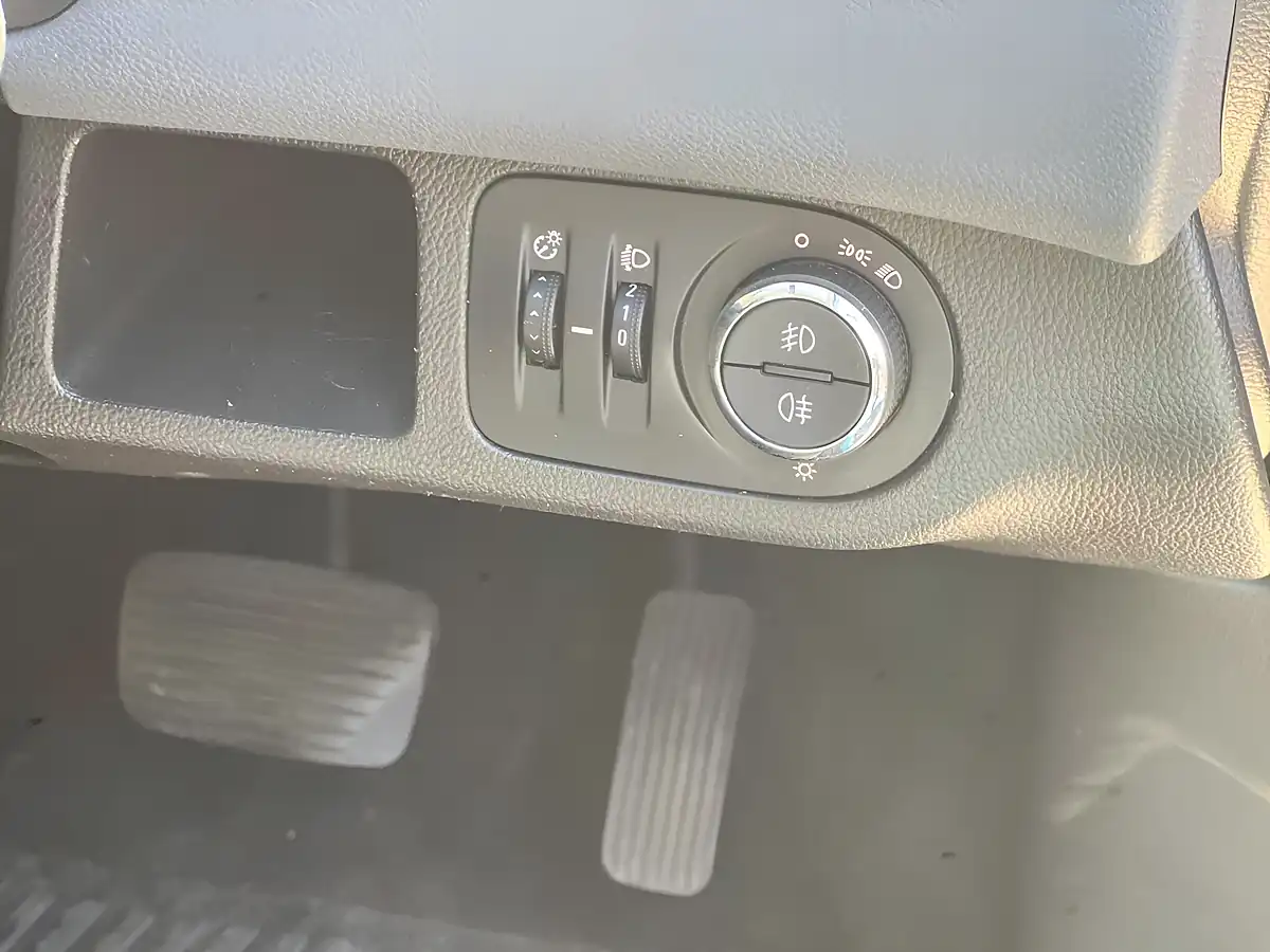 Used 2011 Vauxhall Meriva Se Blue - Interior and Exterior details 13