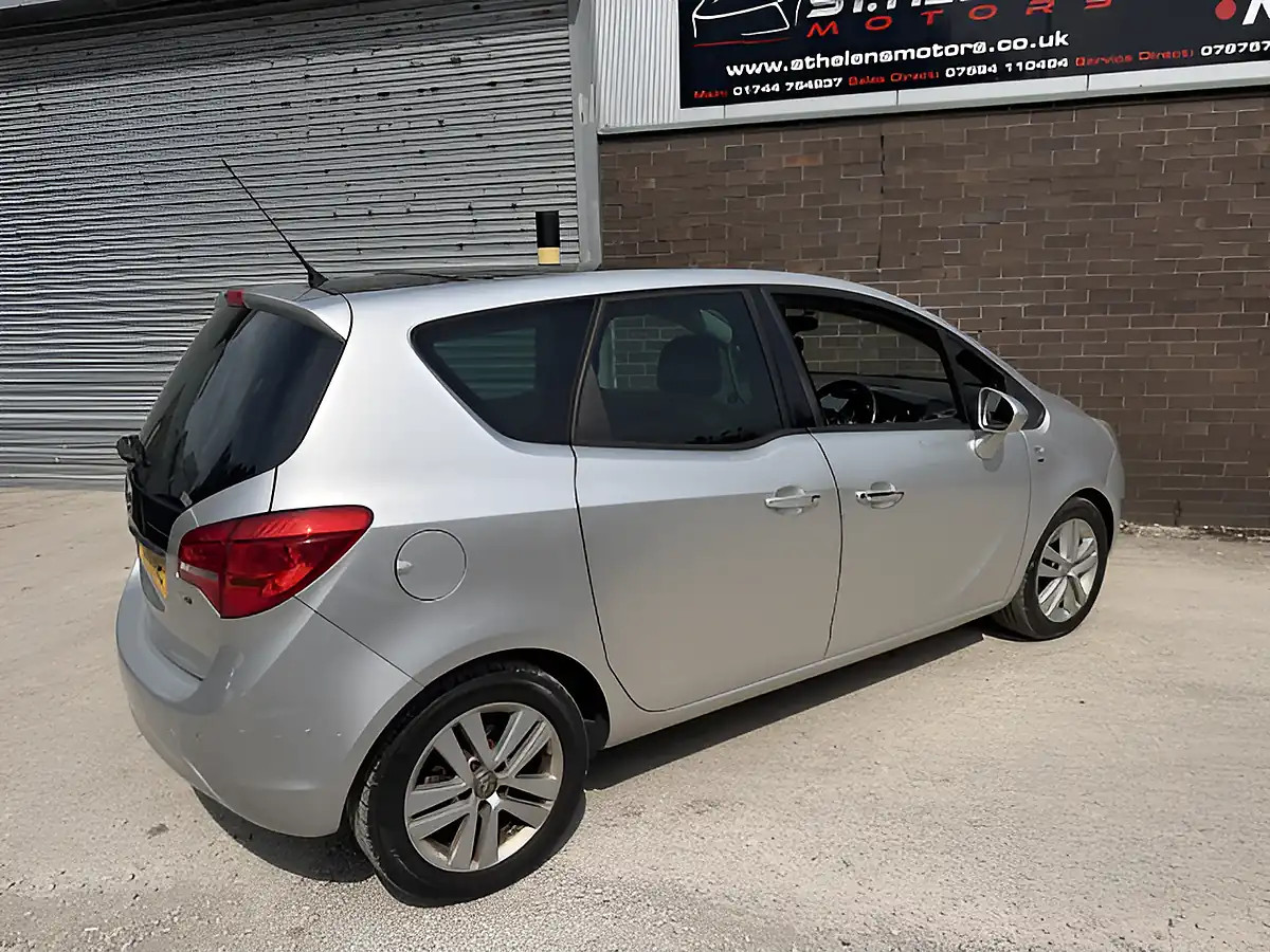 Used 2011 Vauxhall Meriva Se Silver - Interior and Exterior details 11