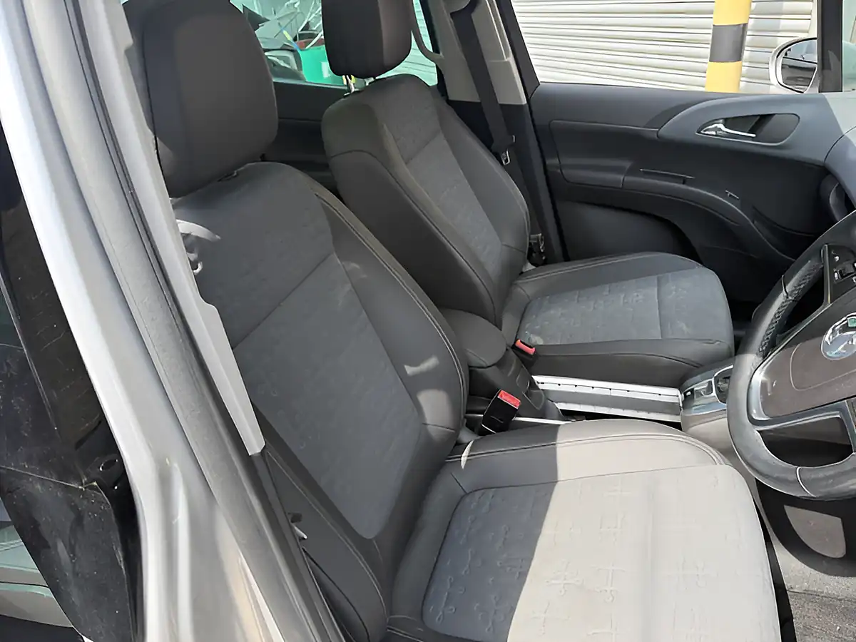 Used 2011 Vauxhall Meriva Se Silver - Interior and Exterior details 14