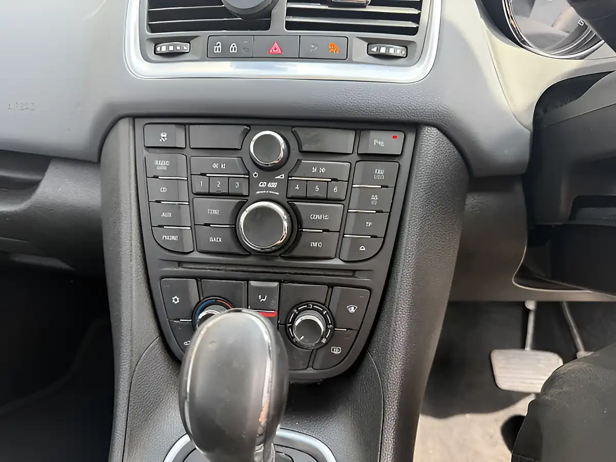 Used 2011 Vauxhall Meriva Se Silver - Interior and Exterior details 19