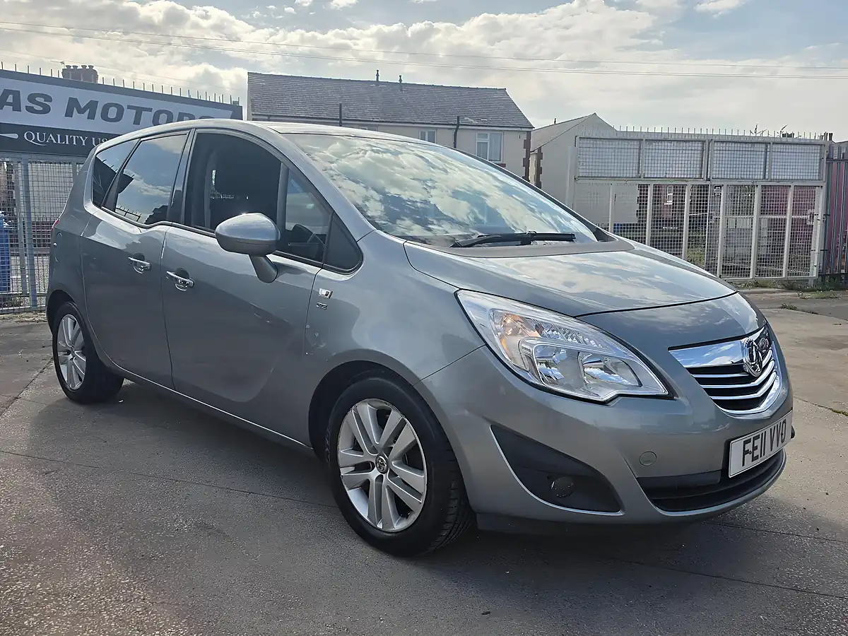 Used 2011 Vauxhall Meriva Se Silver - Front View