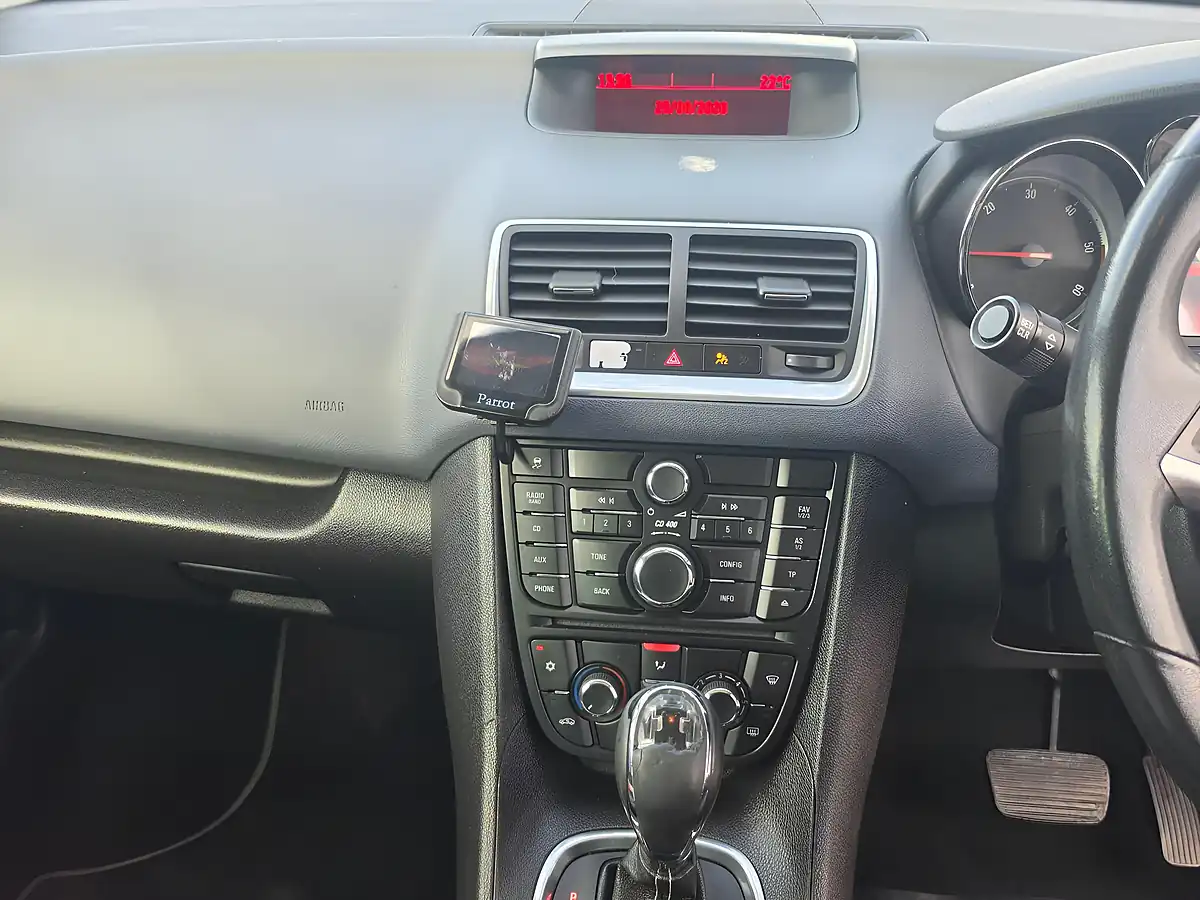 Used 2011 Vauxhall Meriva Se Silver - Interior and Exterior details 11