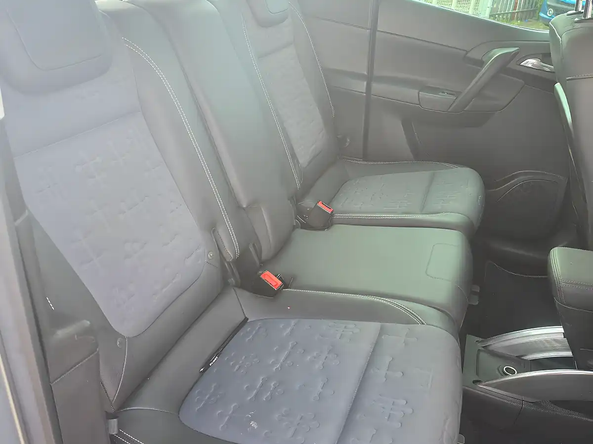 Used 2011 Vauxhall Meriva Se Silver - Interior and Exterior details 13