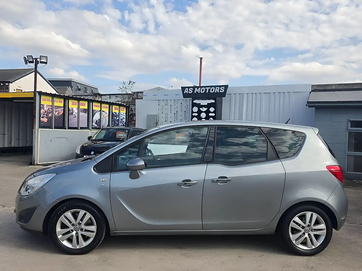 Used 2011 Vauxhall Meriva Se Silver - Interior and Exterior details 4