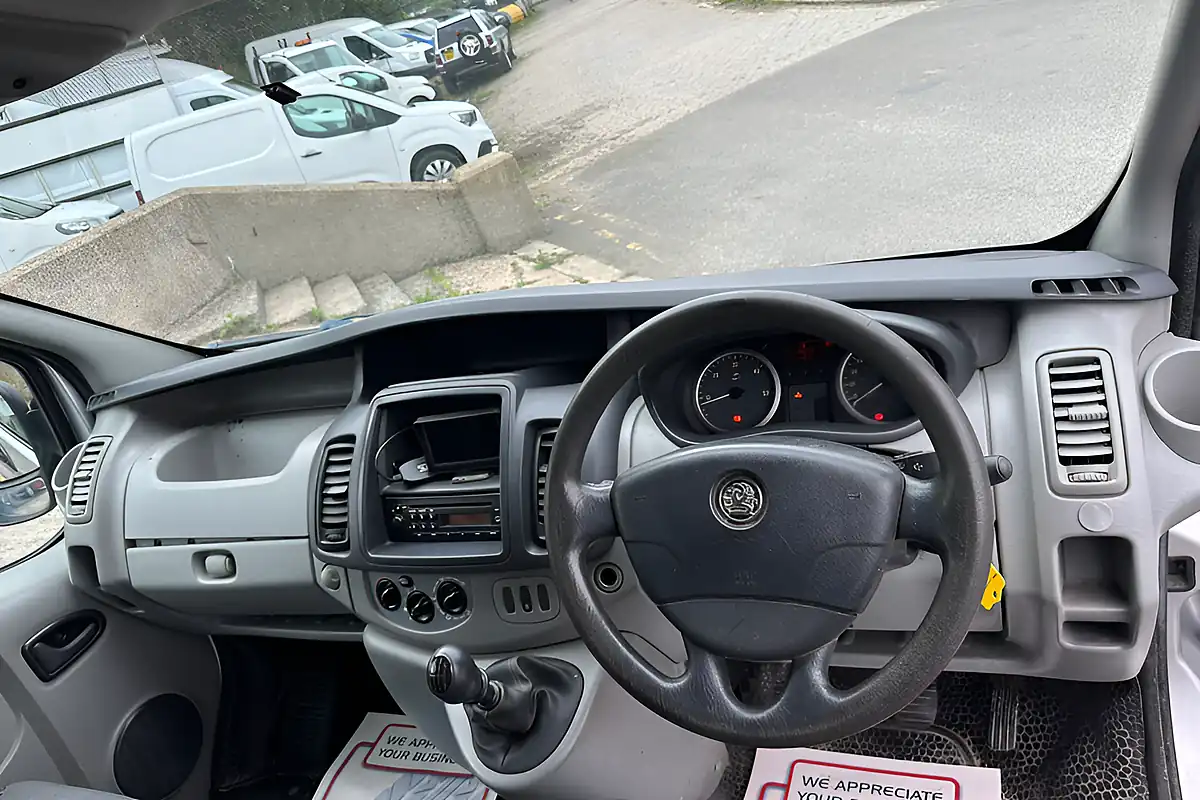 Used 2011 Vauxhall Vivaro L1 Silver - Interior and Exterior details 10