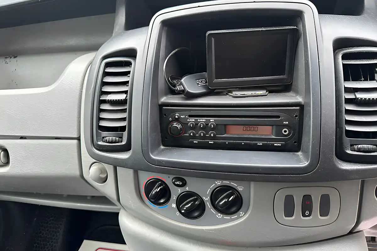 Used 2011 Vauxhall Vivaro L1 Silver - Interior and Exterior details 14