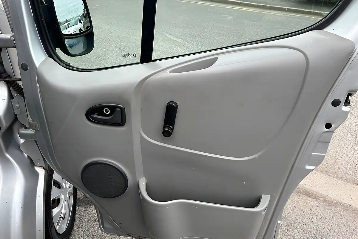Used 2011 Vauxhall Vivaro L1 Silver - Interior and Exterior details 16
