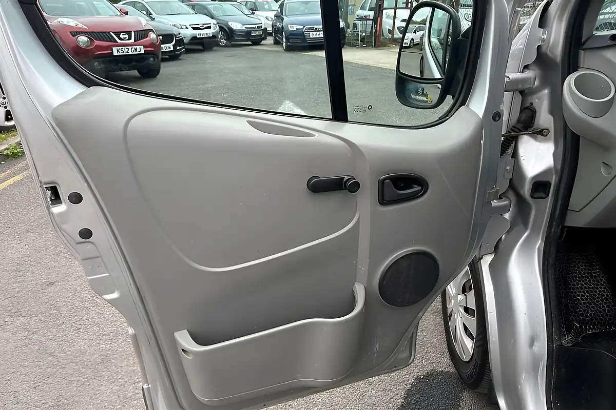 Used 2011 Vauxhall Vivaro L1 Silver - Interior and Exterior details 18