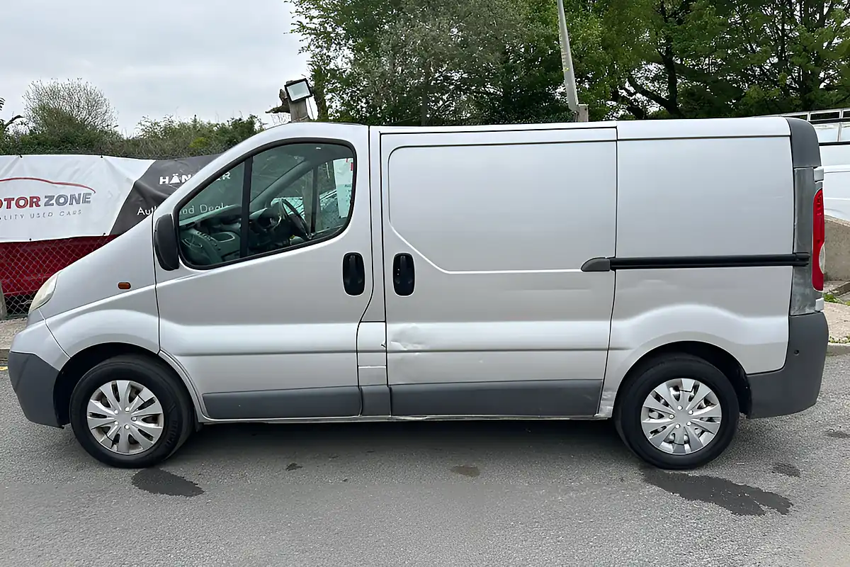 Used 2011 Vauxhall Vivaro L1 Silver - Interior and Exterior details 5