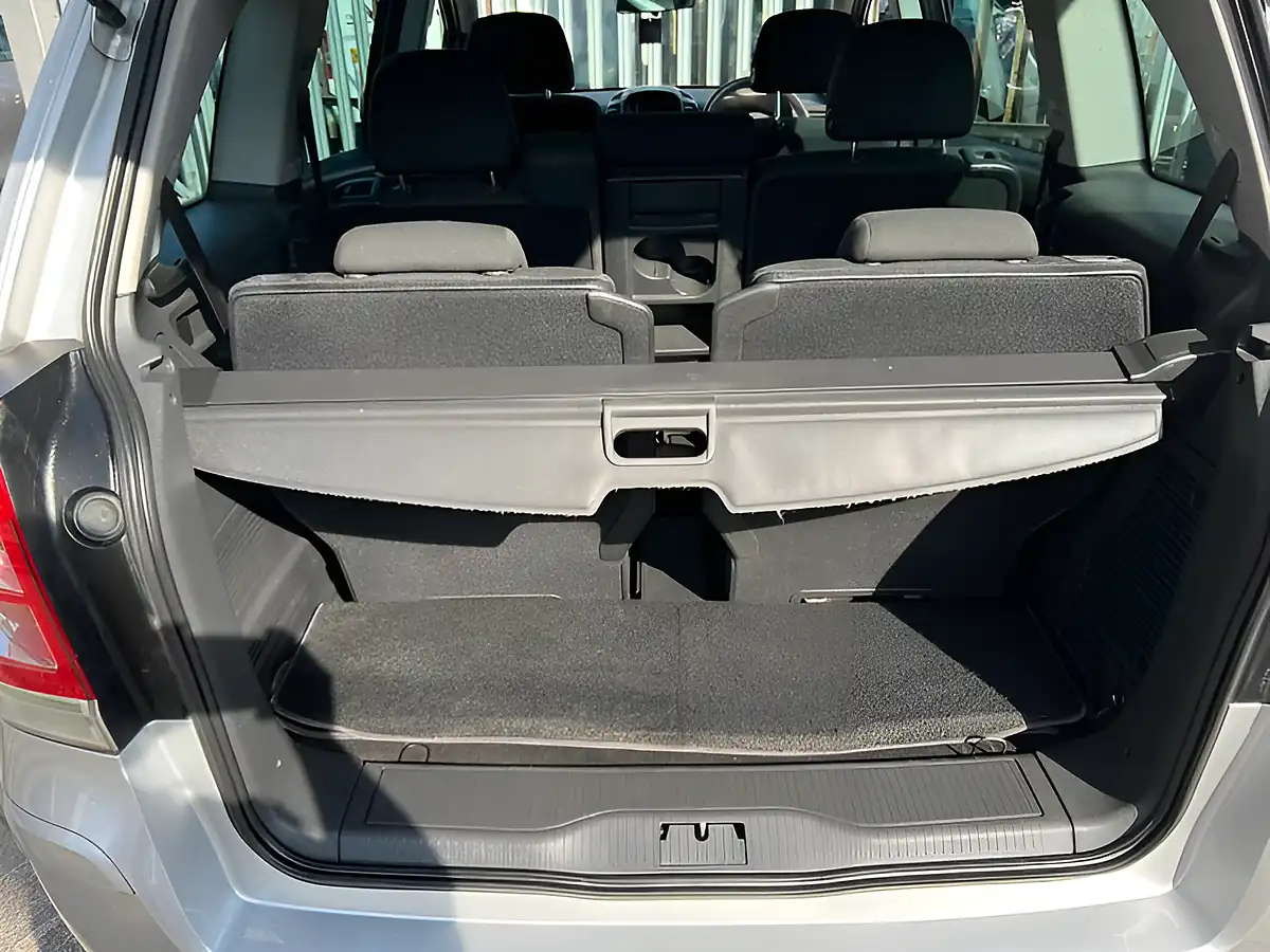 Used 2011 Vauxhall Zafira Exclusiv Silver - Interior and Exterior details 18