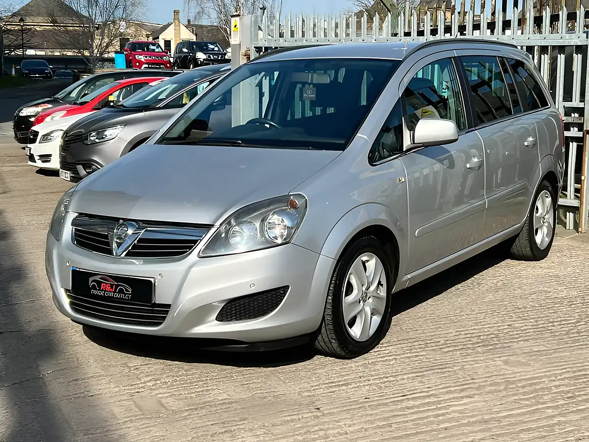 Used 2011 Vauxhall Zafira Exclusiv Silver - Interior and Exterior details 3