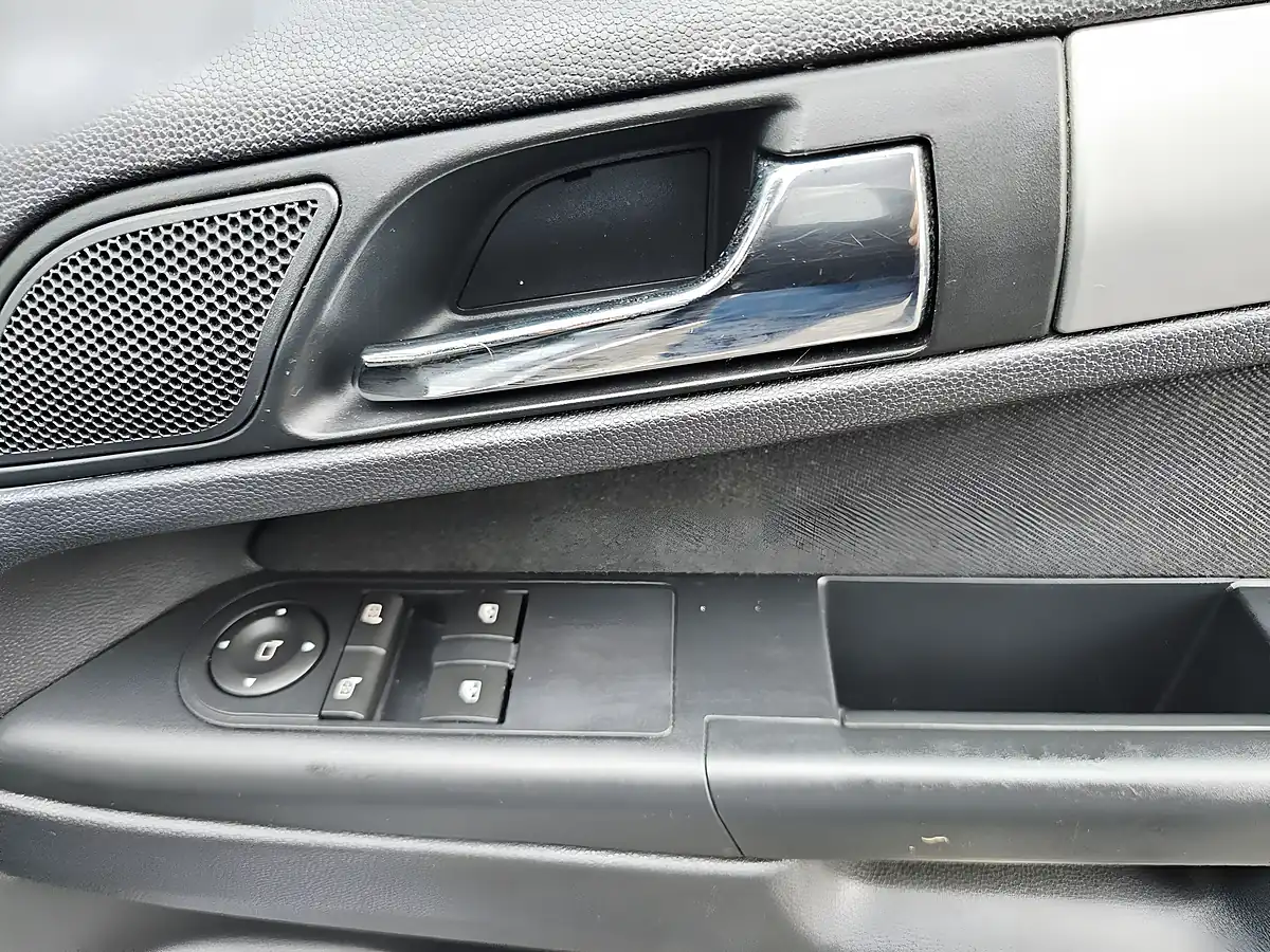 Used 2011 Vauxhall Zafira Exclusive Silver - Interior and Exterior details 15