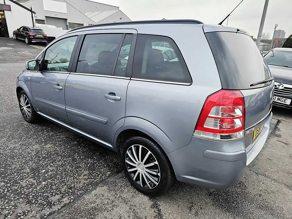 Used 2011 Vauxhall Zafira Exclusive Silver - Interior and Exterior details 3