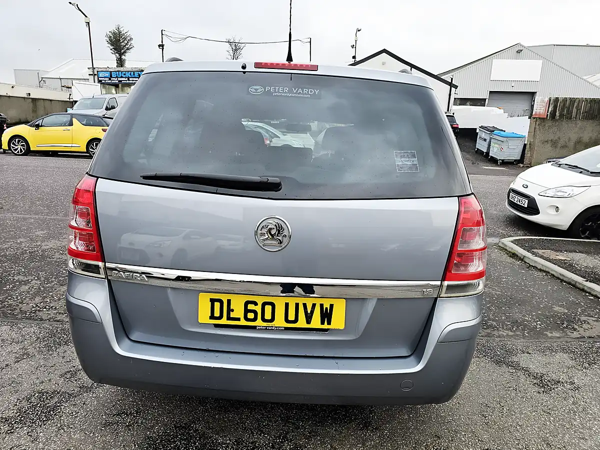 Used 2011 Vauxhall Zafira Exclusive Silver - Interior and Exterior details 4