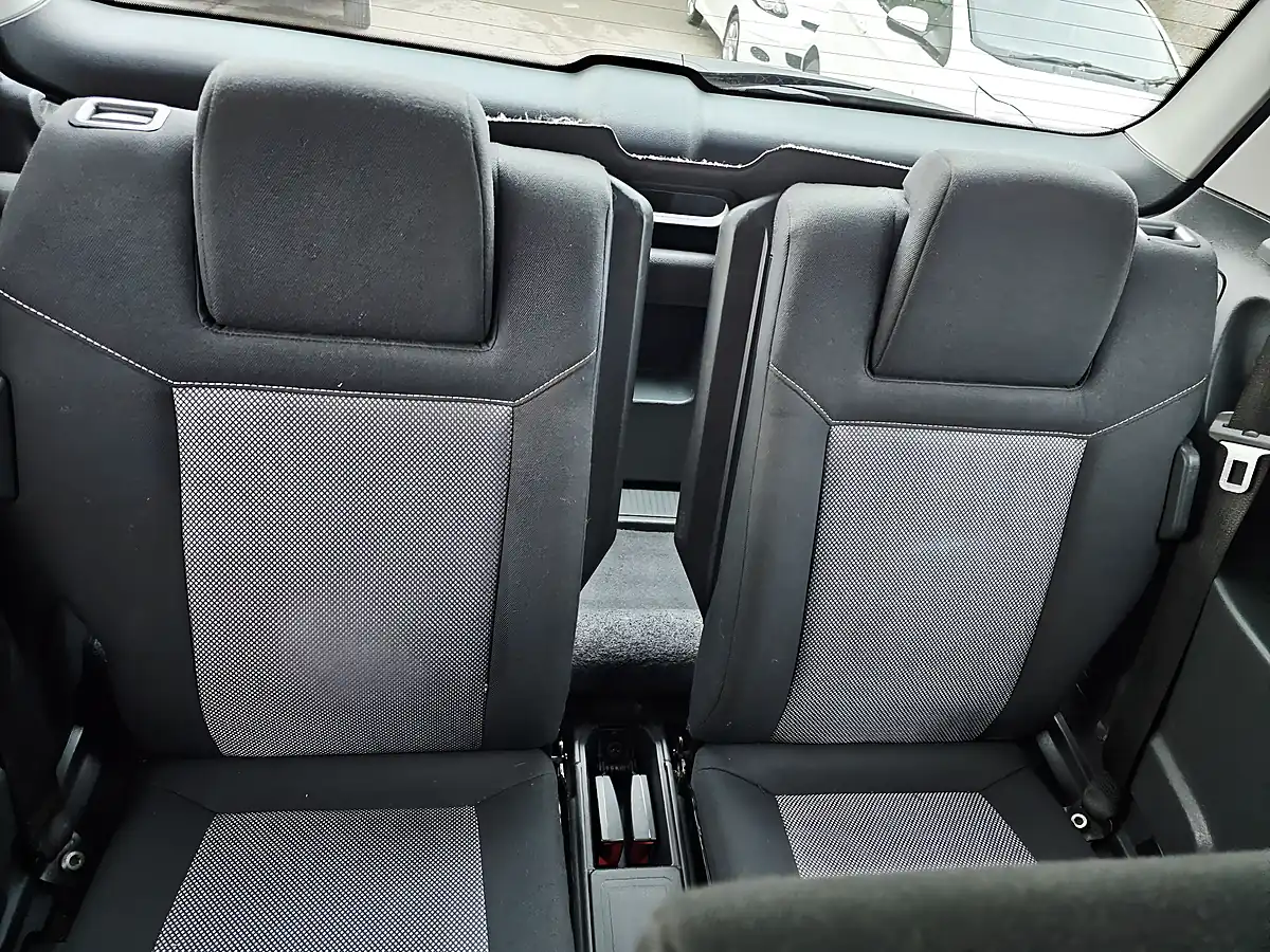 Used 2011 Vauxhall Zafira Exclusive Silver - Interior and Exterior details 8