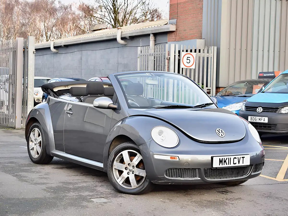 Used 2011 Volkswagen Beetle Sola Cabriolet Grey - Front View
