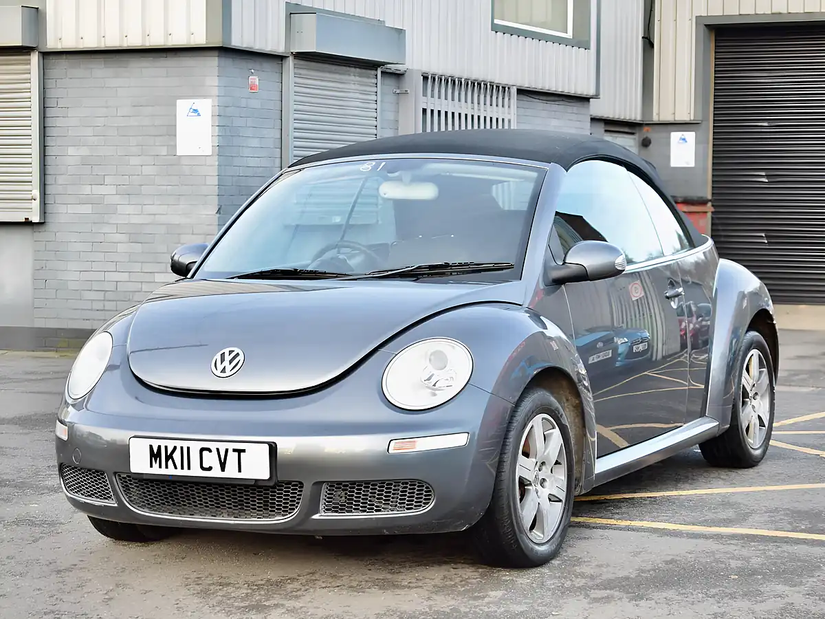 Used 2011 Volkswagen Beetle Sola Cabriolet Grey - Interior and Exterior details 6