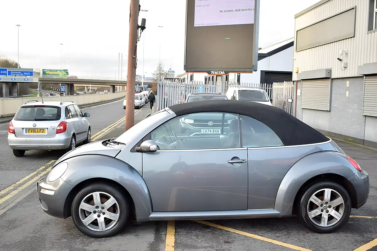 Used 2011 Volkswagen Beetle Sola Cabriolet Grey - Interior and Exterior details 8