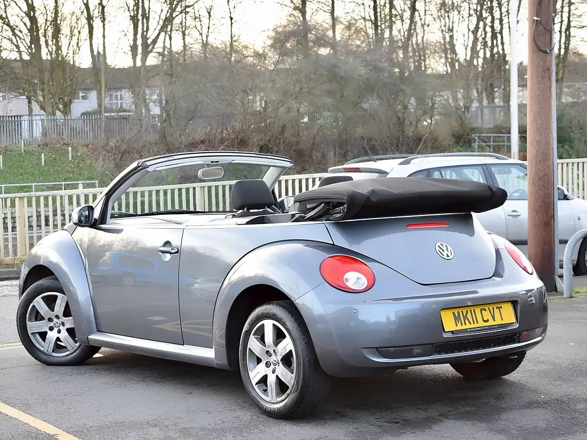 Used 2011 Volkswagen Beetle Sola Cabriolet Grey - Interior and Exterior details 9
