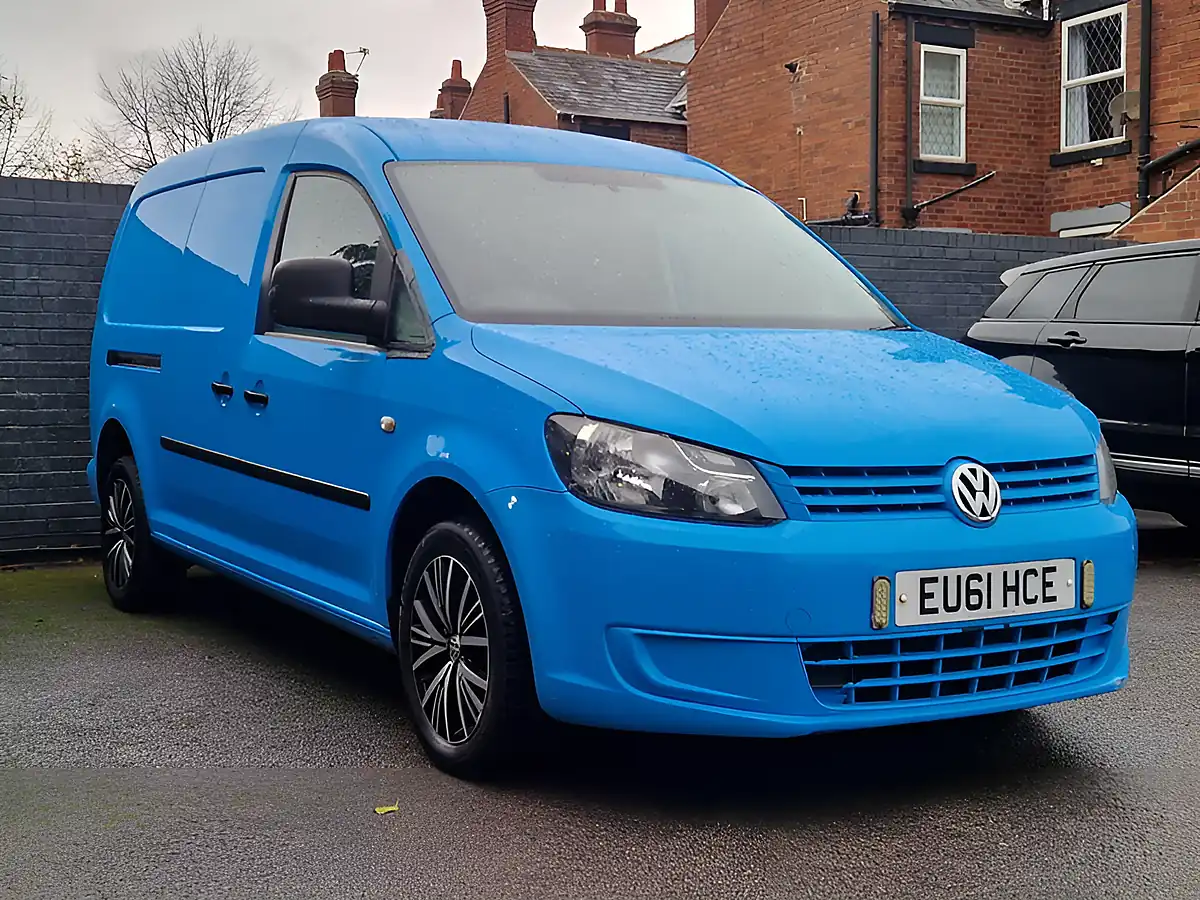 Used 2011 Volkswagen Caddy Maxi C20 Maxi Blue - Interior and Exterior details 11