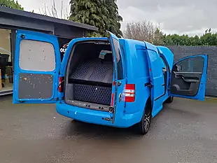 Used 2011 Volkswagen Caddy Maxi C20 Maxi Blue - Interior and Exterior details 13