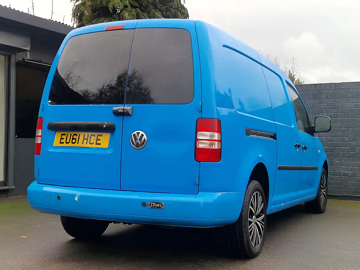 Used 2011 Volkswagen Caddy Maxi C20 Maxi Blue - Interior and Exterior details 14